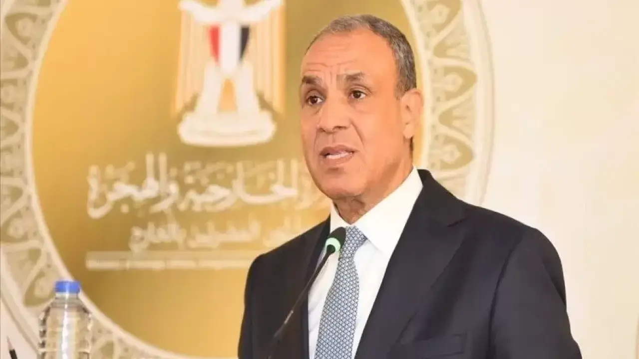 مصر وإيران وعُمان يناقشون خفض التصعيد وضمان الملاحة البحرية